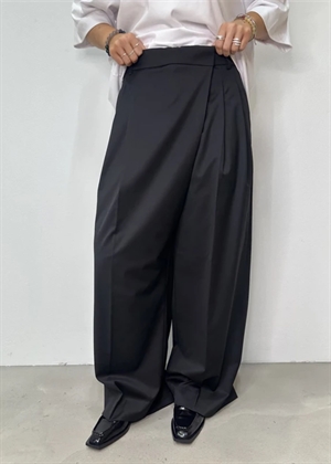 Calendered wool mid waist buks Black W0799 Ganni 